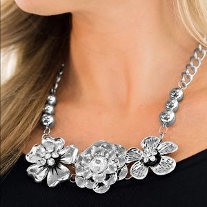 Paparazzi Zi Abloom Floral Necklace and Earring Set
